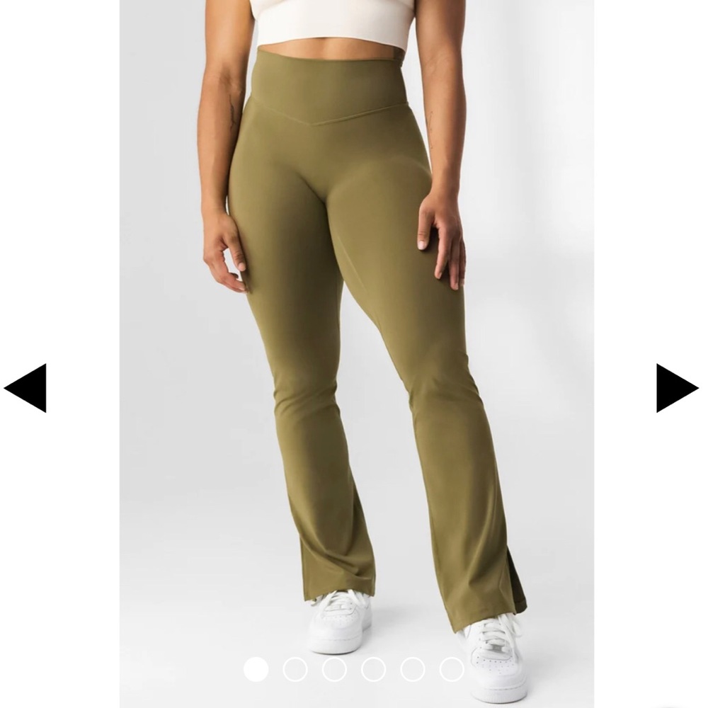 NWT Vitality cloud flare leggings- willow